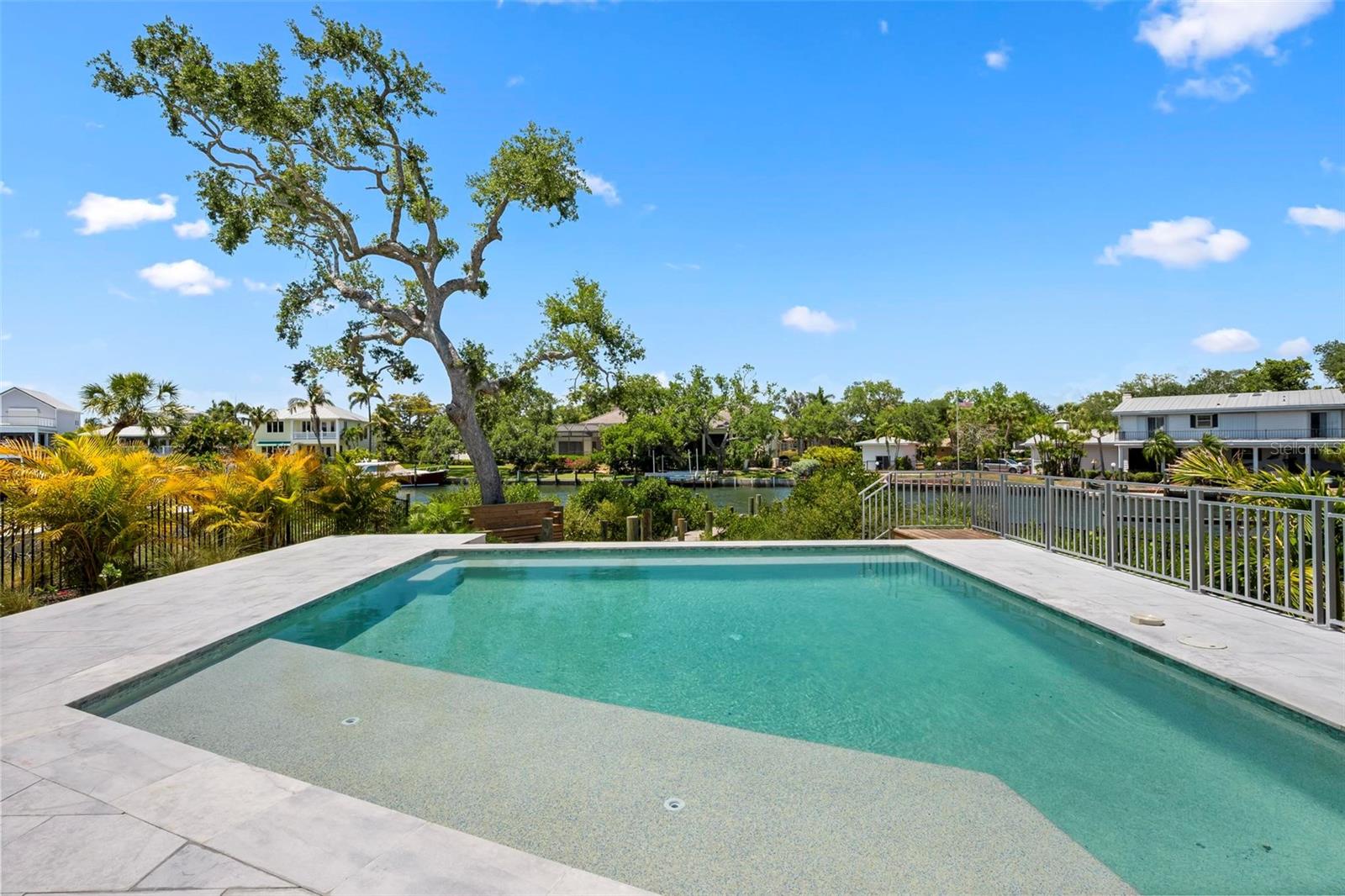 533 VENICE LN — photo 70