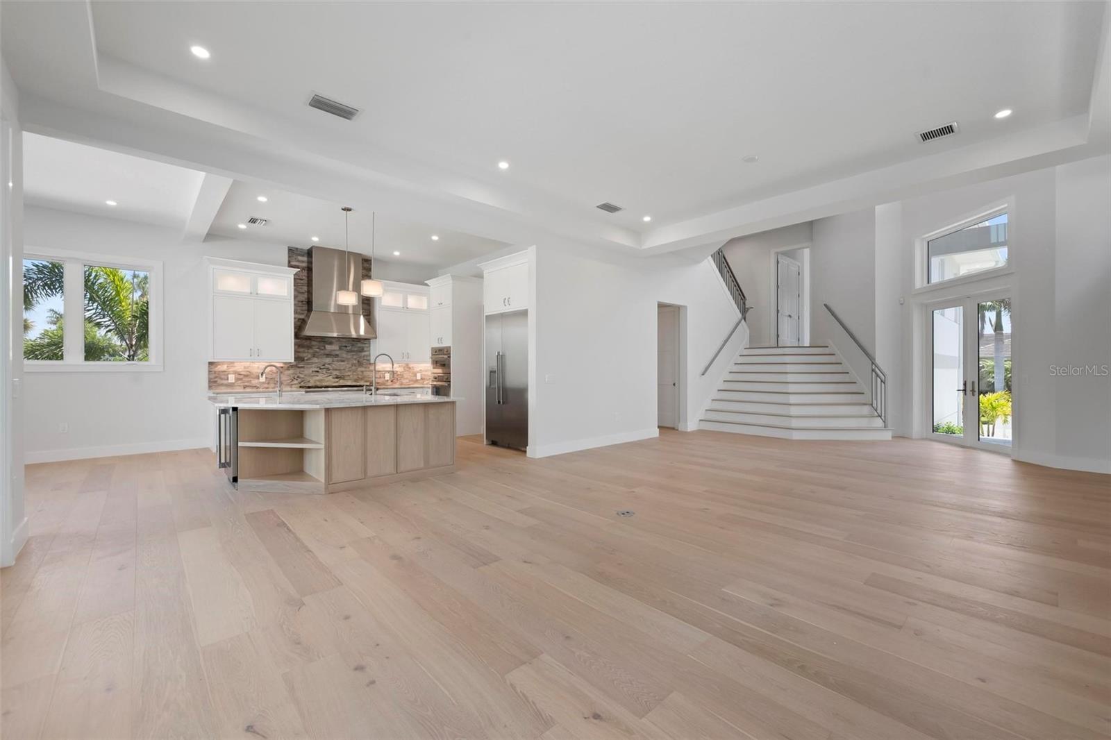 533 VENICE LN — photo 20