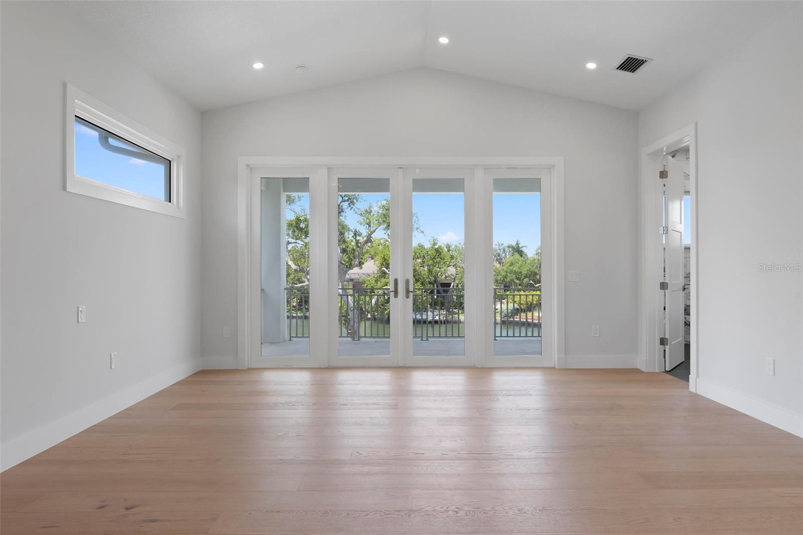 533 VENICE LN — photo 56