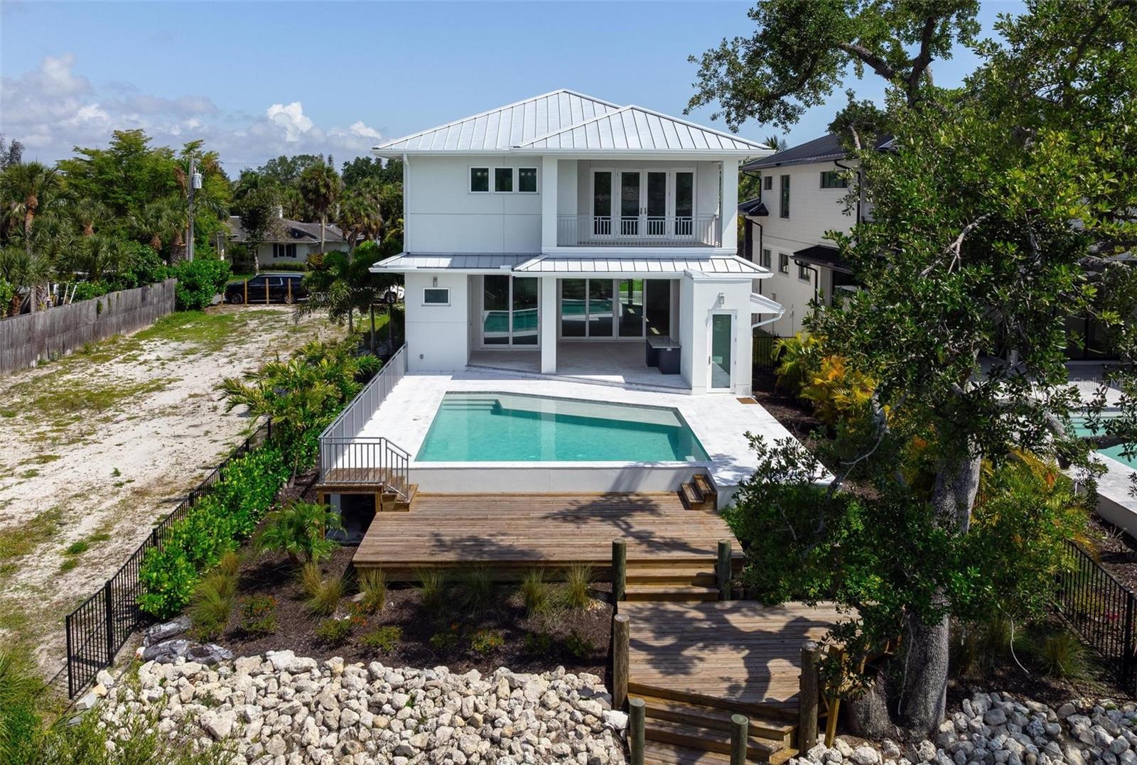 533 VENICE LN — photo 93