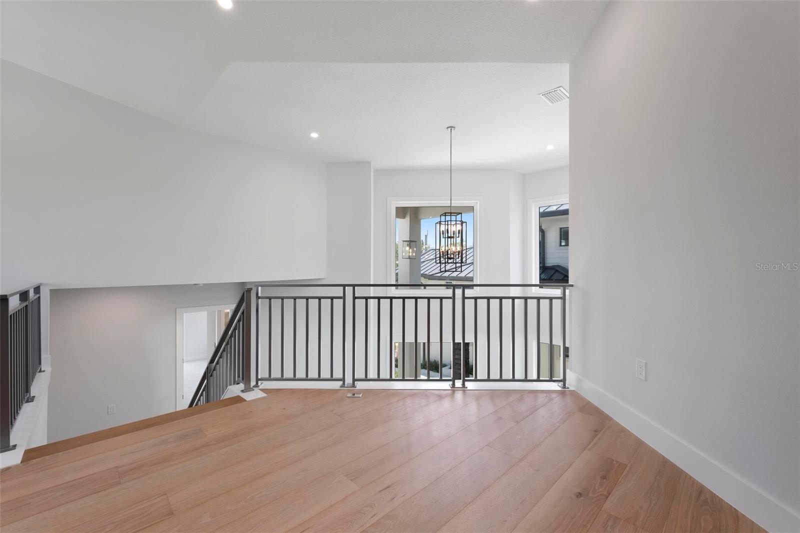 533 VENICE LN — photo 48