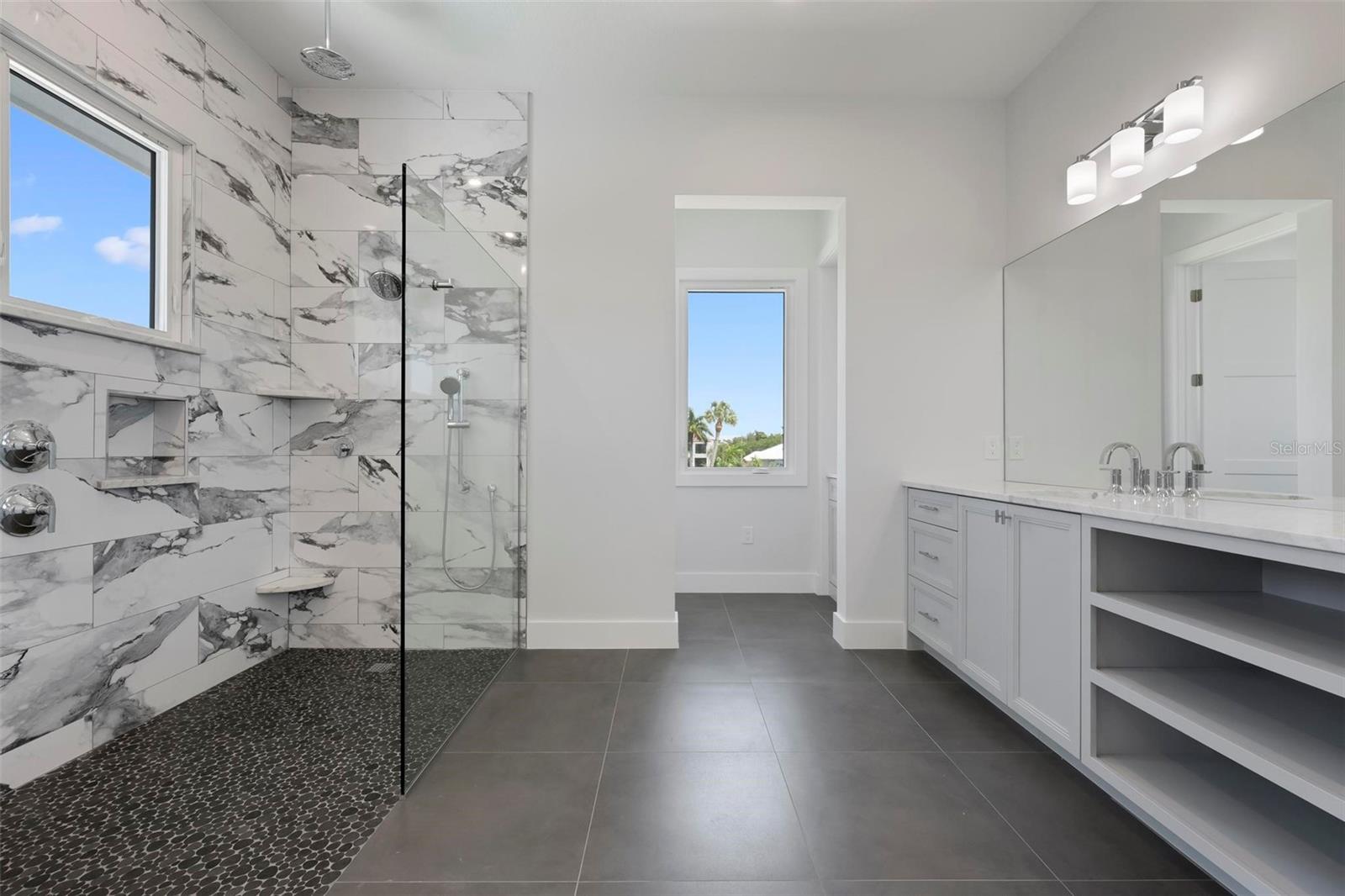 533 VENICE LN — photo 61