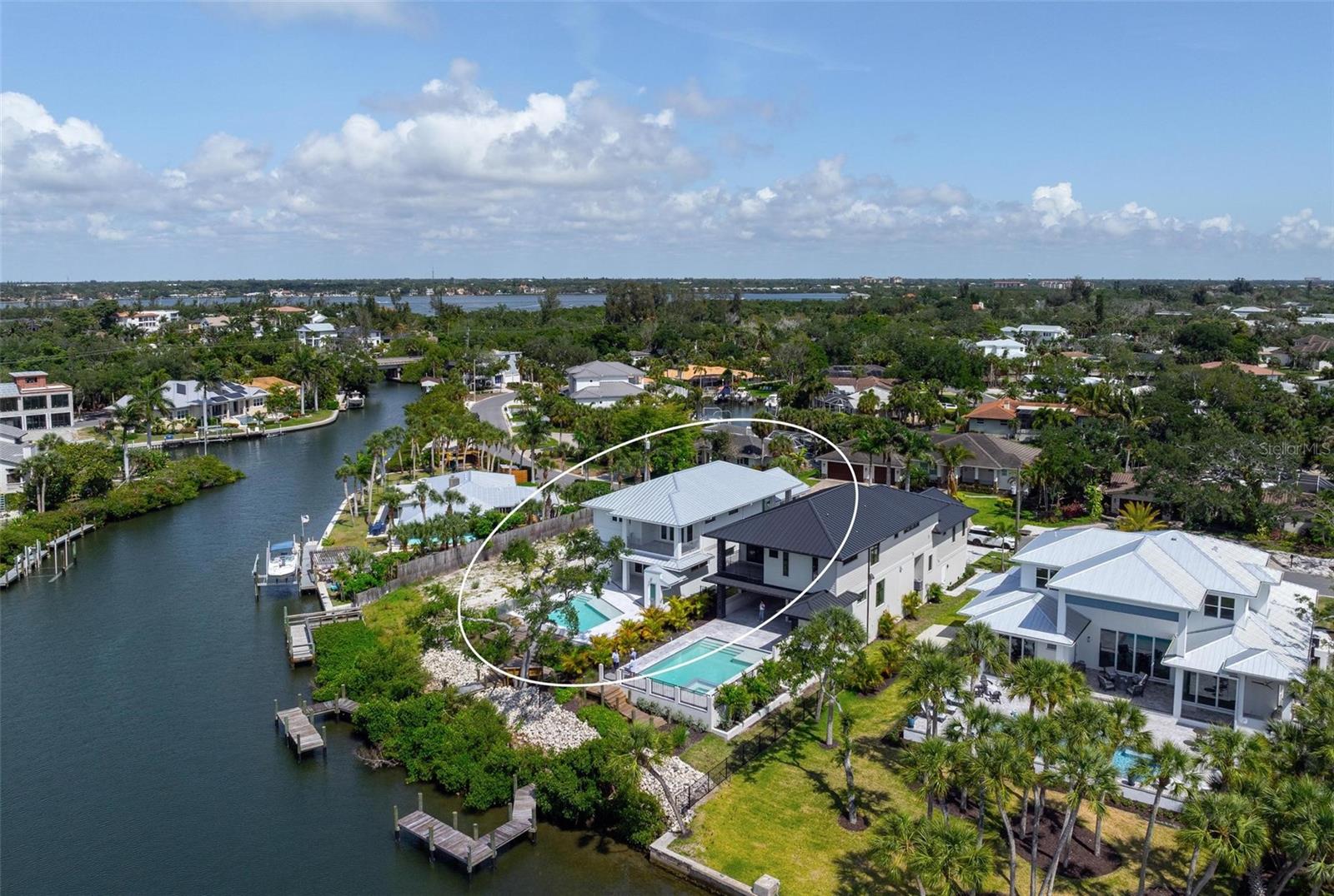 533 VENICE LN — photo 96