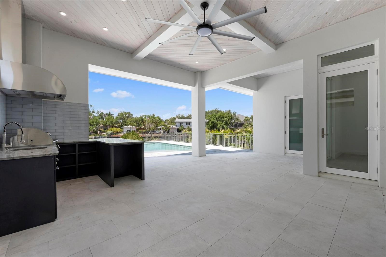 533 VENICE LN — photo 68