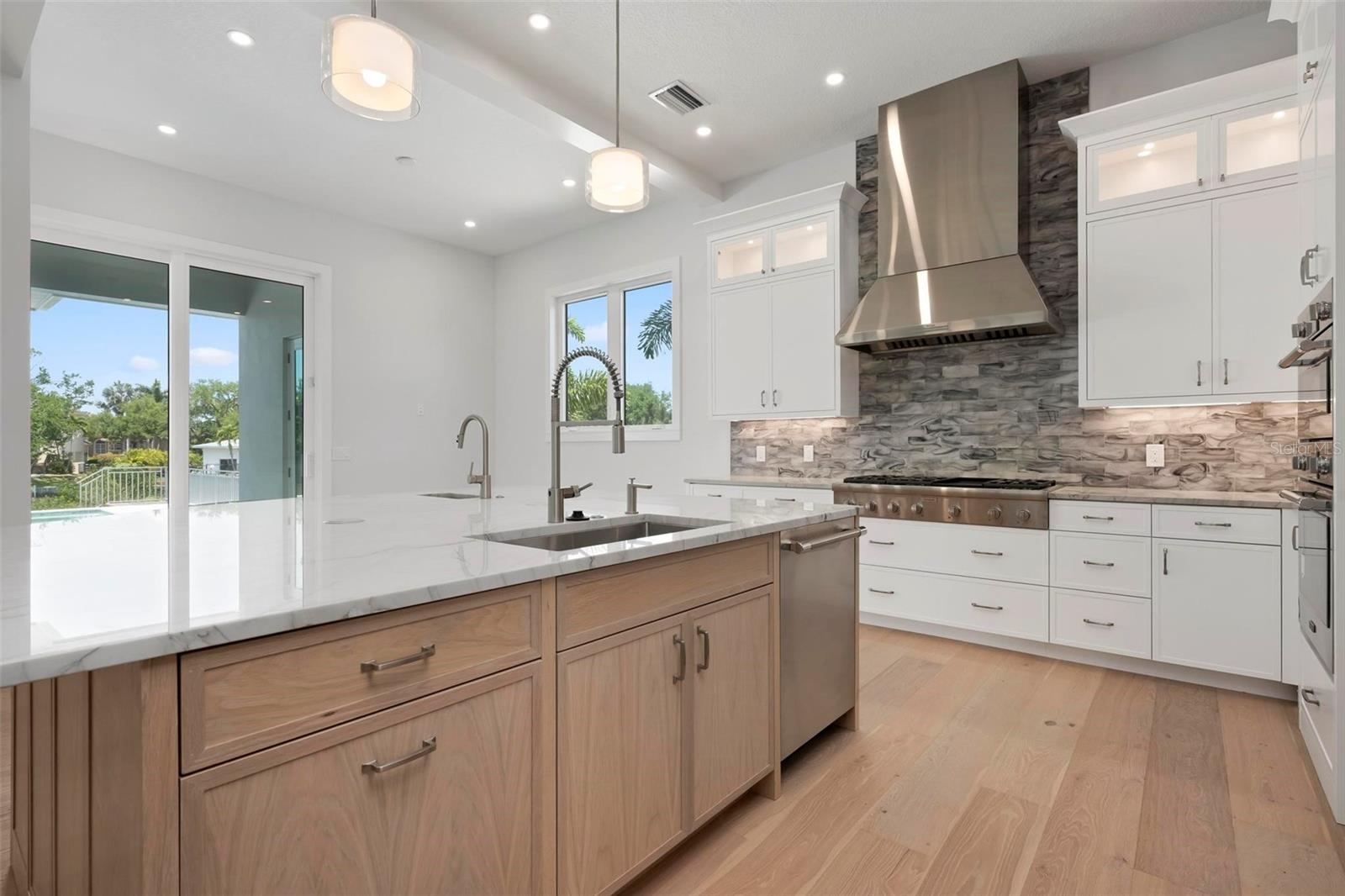 533 VENICE LN — photo 30