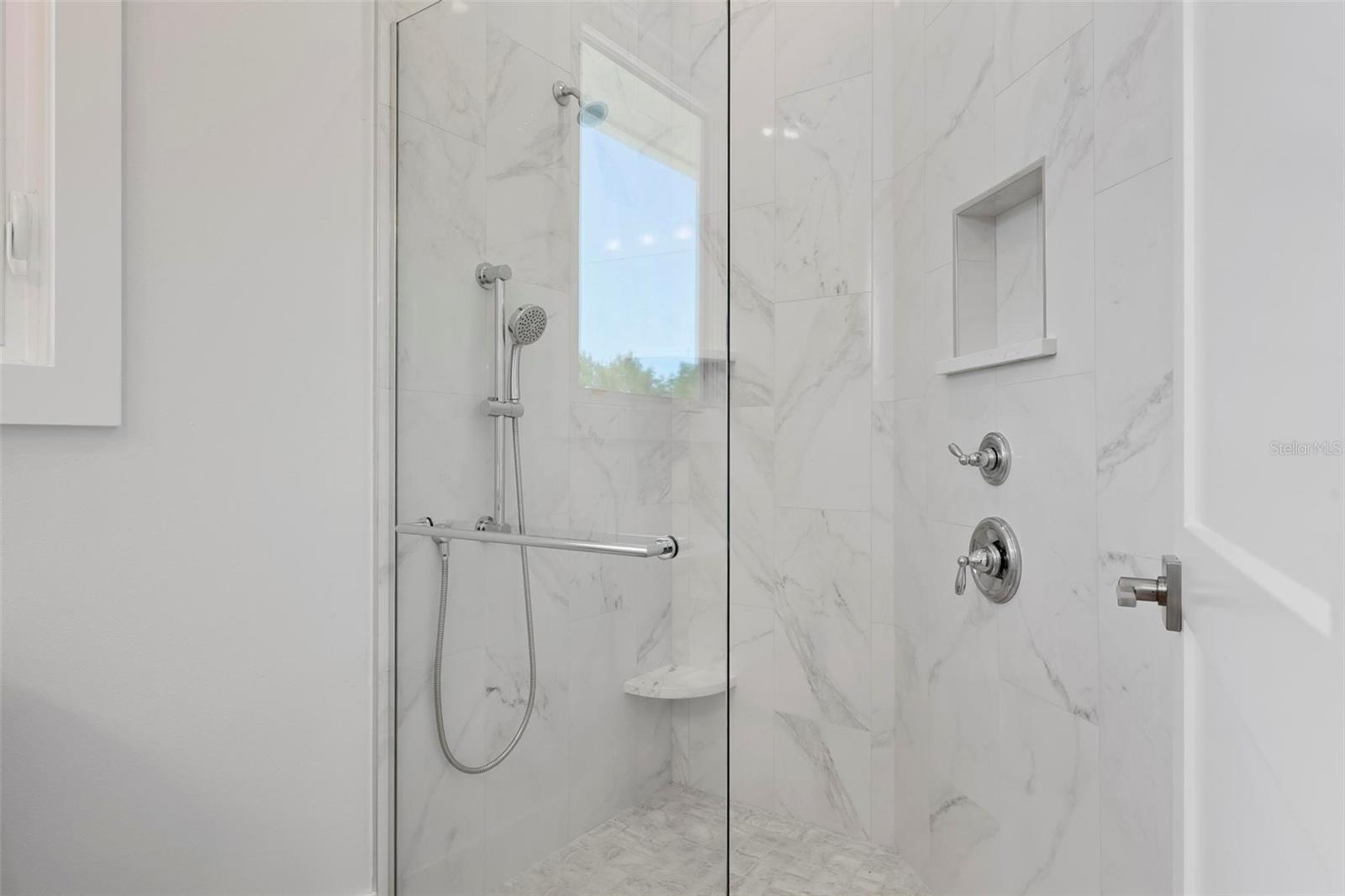 533 VENICE LN — photo 40