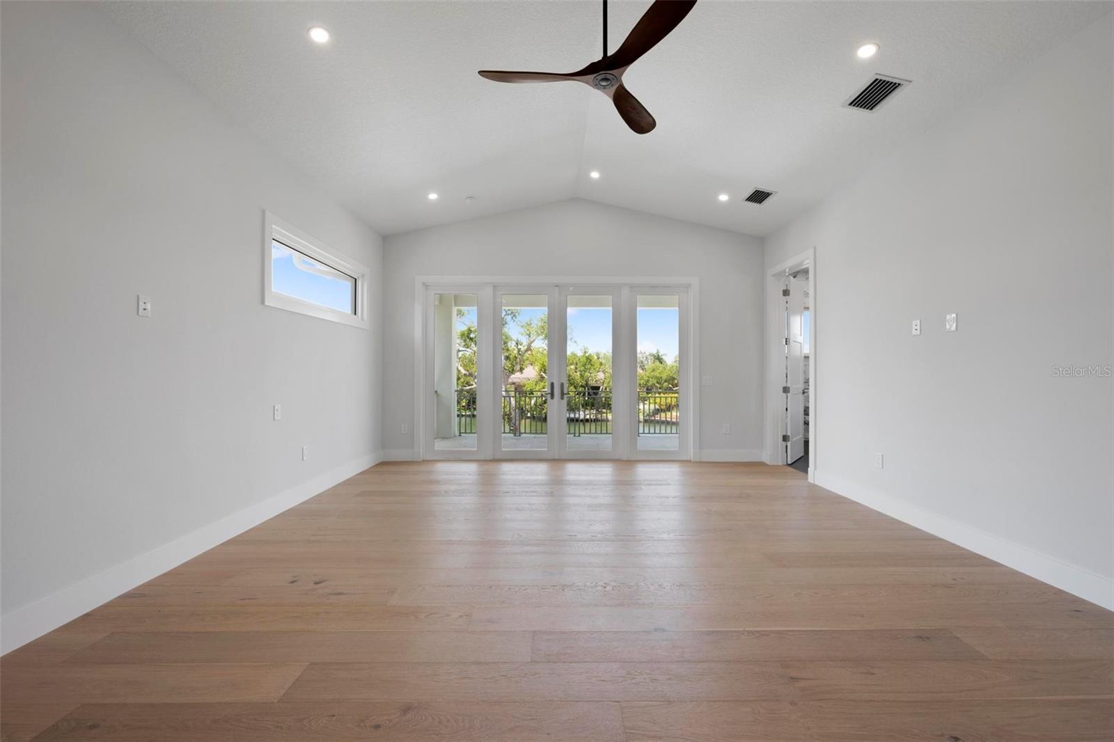 533 VENICE LN — photo 55