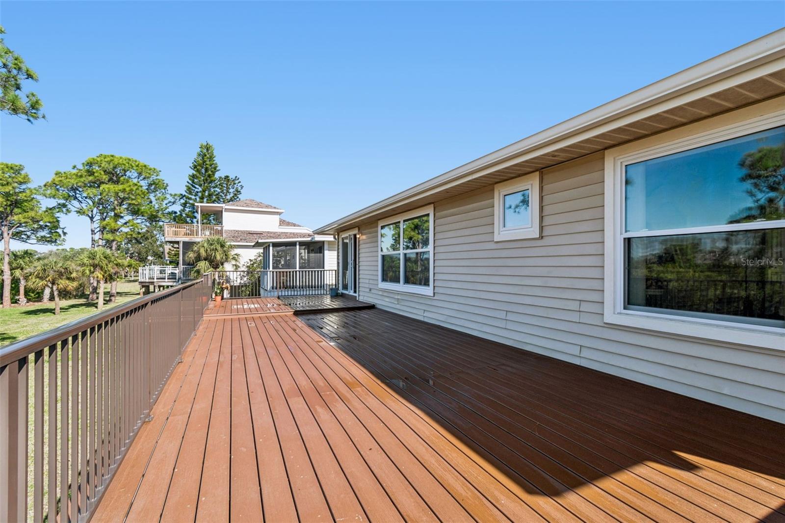 1059 S POINTE ALEXIS DR — photo 36