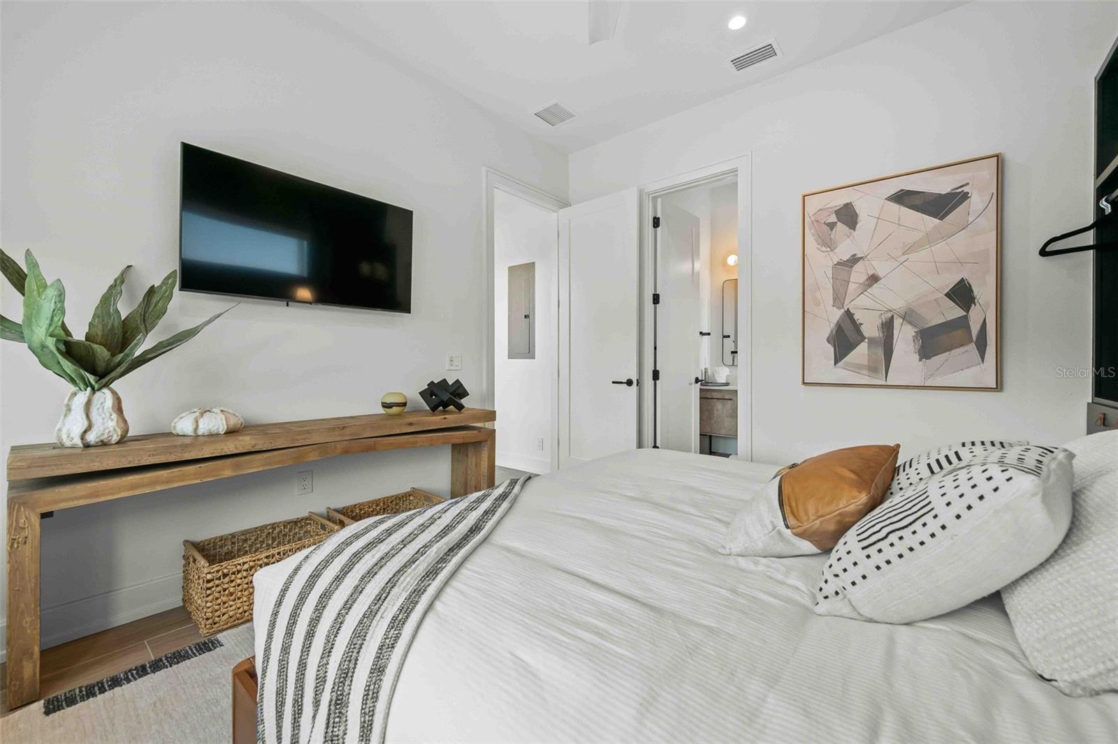 5612 GUAVA ST — photo 17