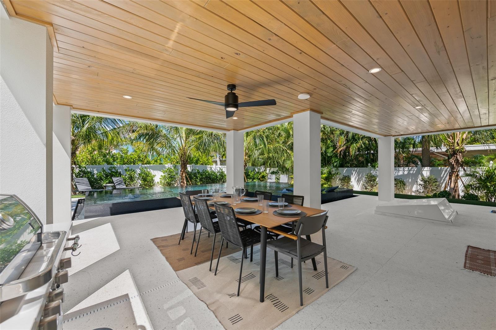 5612 GUAVA ST — photo 43
