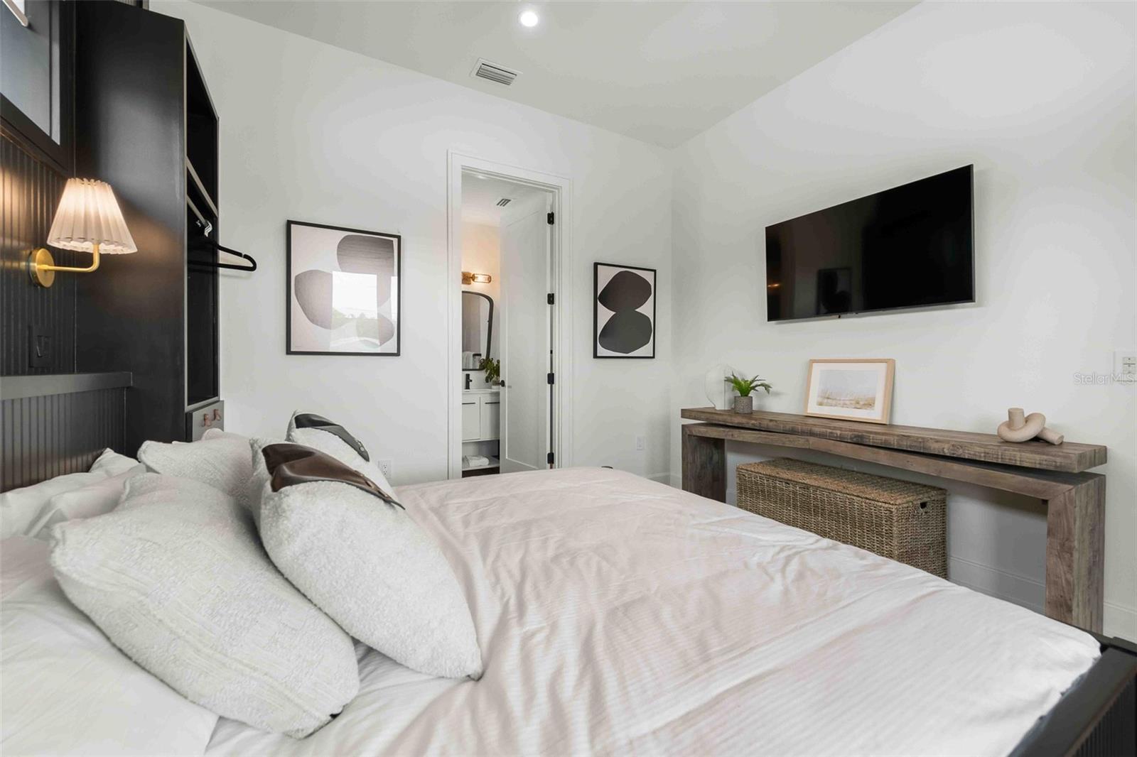 5612 GUAVA ST — photo 21