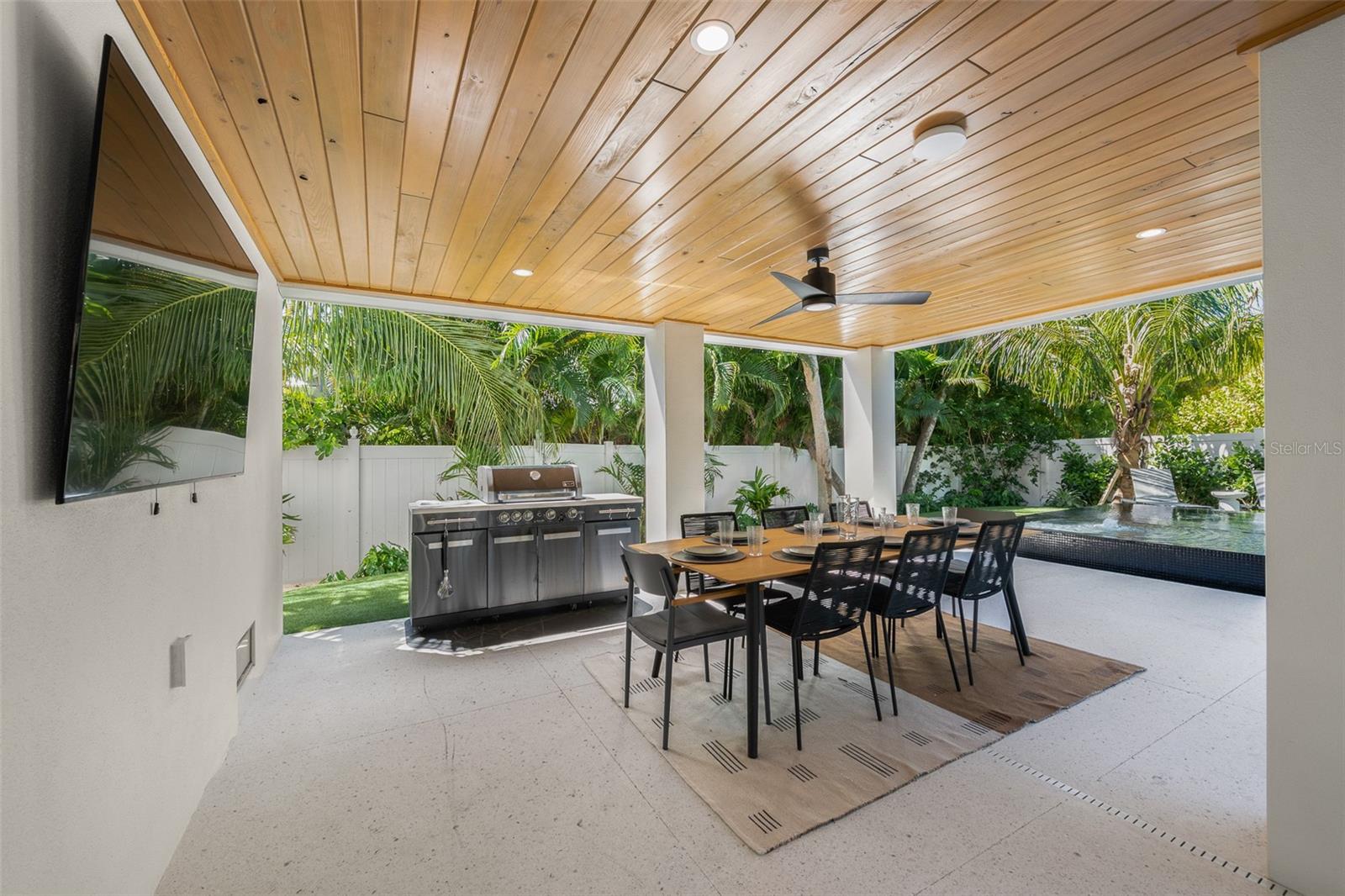 5612 GUAVA ST — photo 42