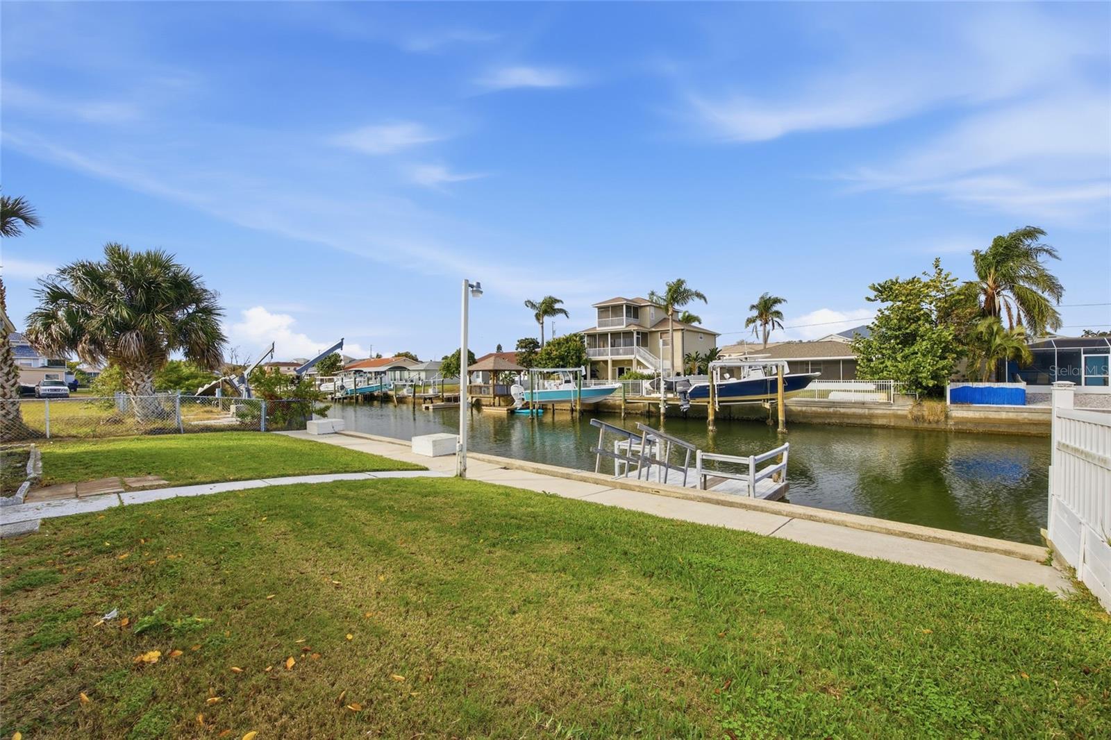 7417 MAKO DR — photo 22