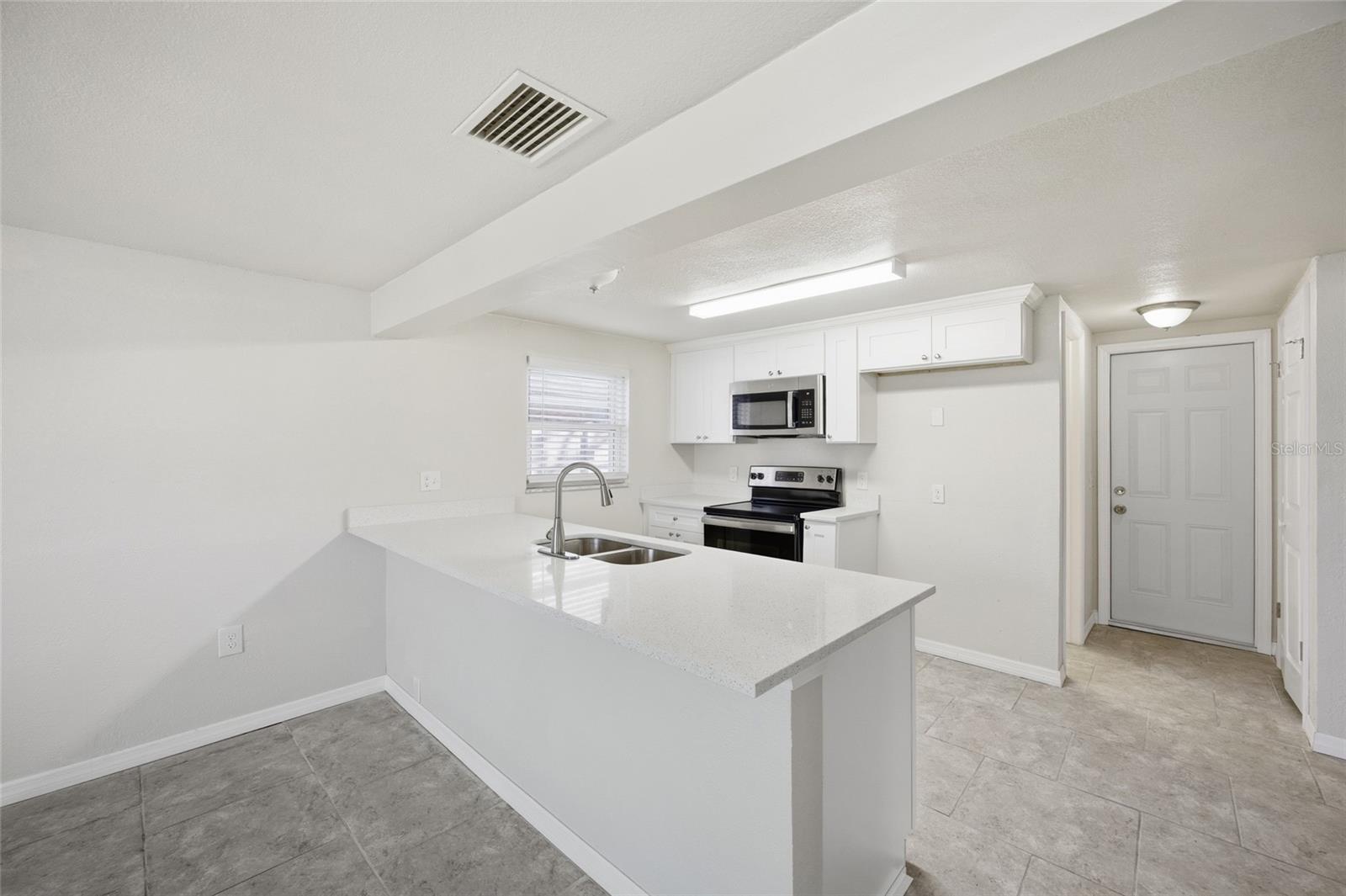 7417 MAKO DR — photo 9