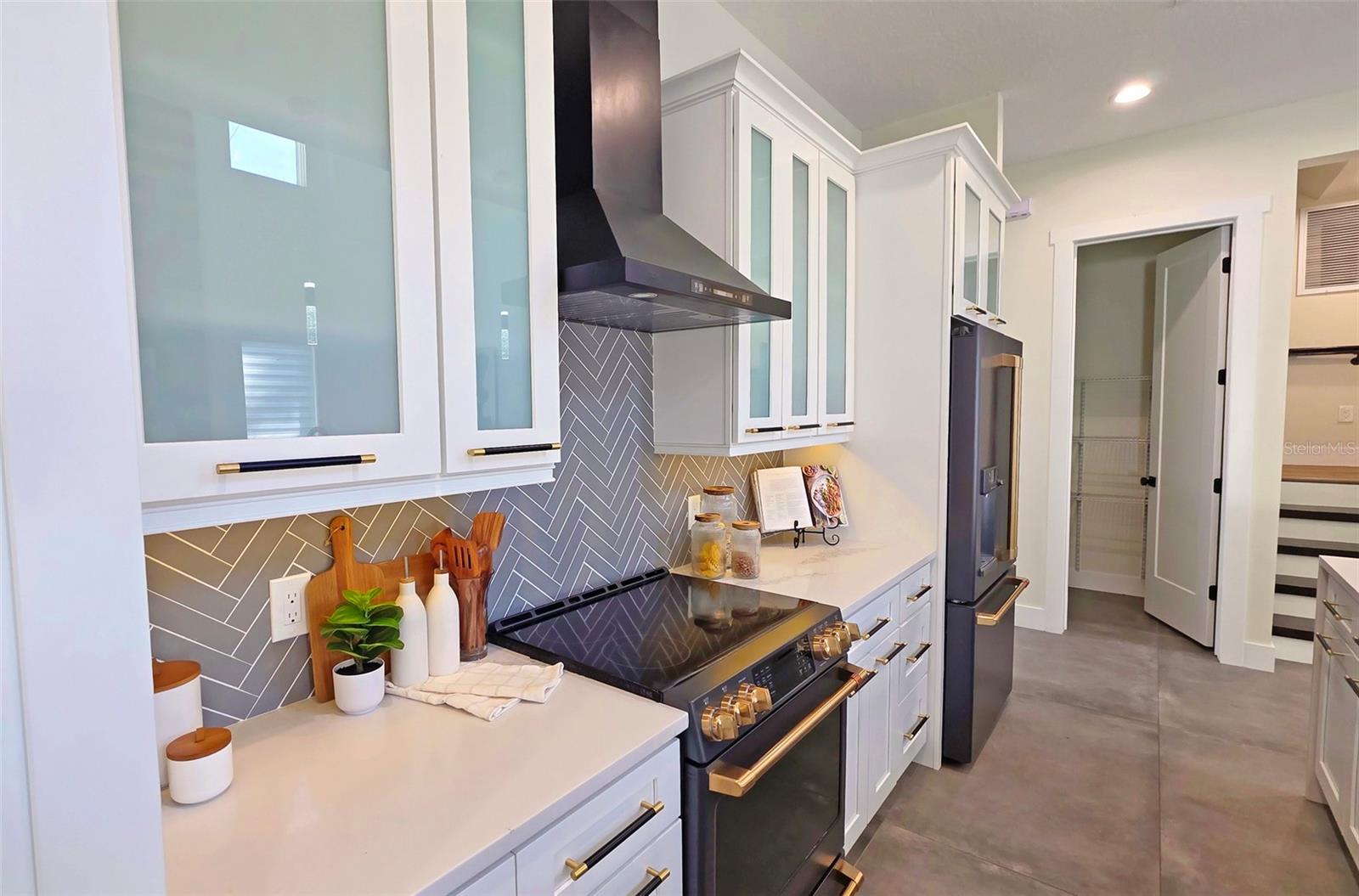 2475 BAY ST — photo 23