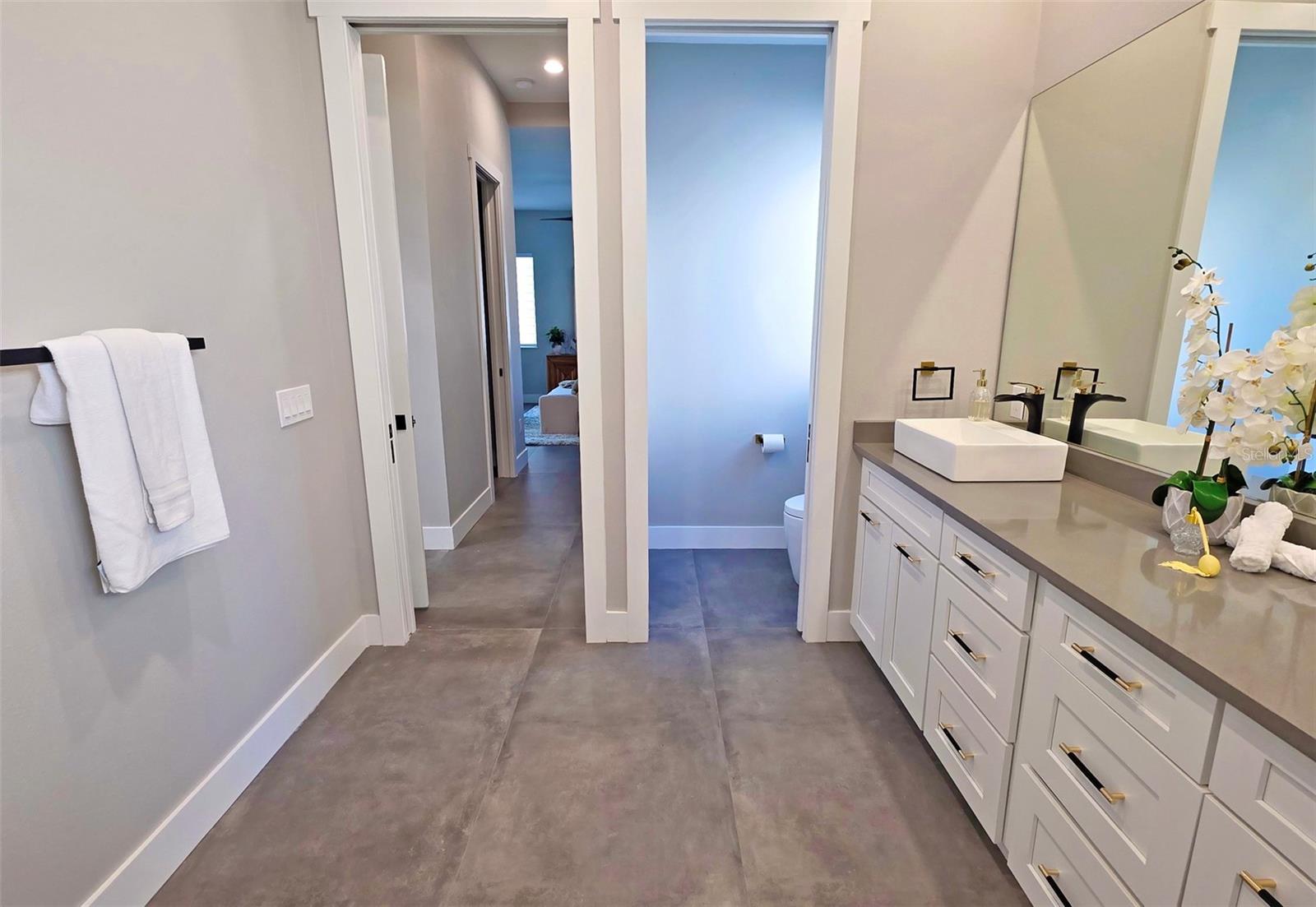 2475 BAY ST — photo 35
