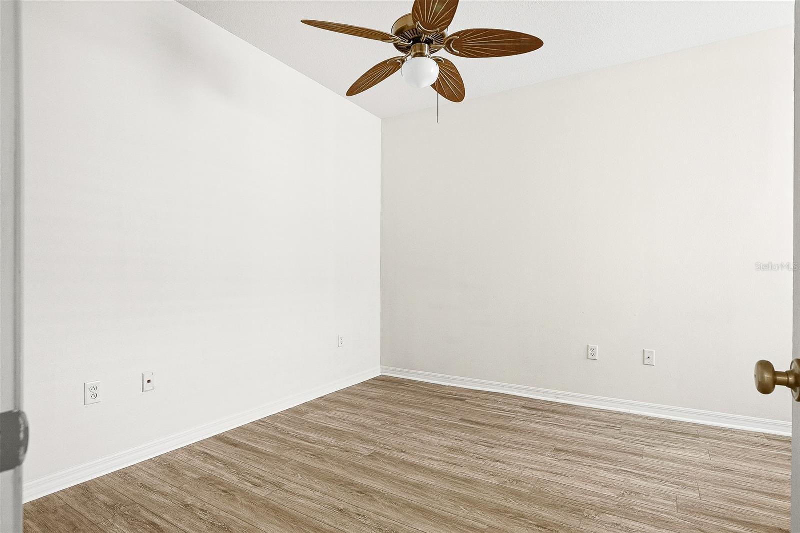 7928 LIMESTONE LN #19-105 — photo 33