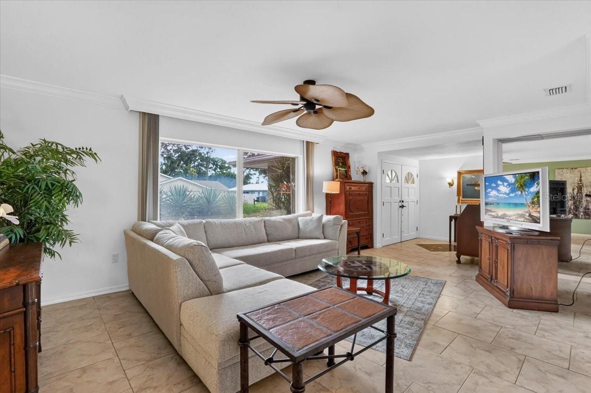 5409 PALM AIRE DR — photo 8