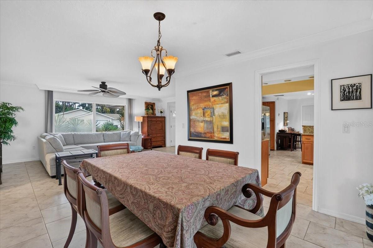 5409 PALM AIRE DR — photo 11