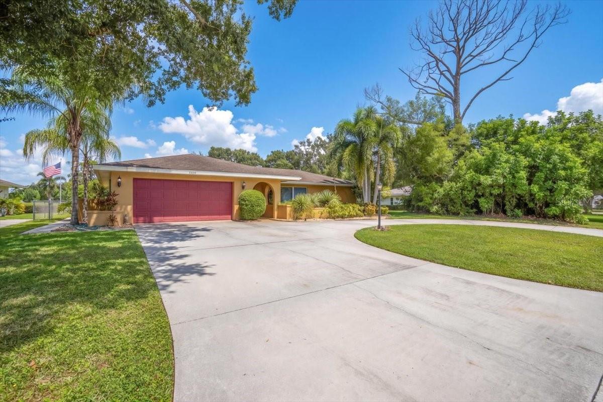 5409 PALM AIRE DR — photo 2