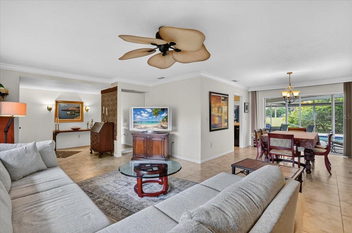 5409 PALM AIRE DR — photo 9