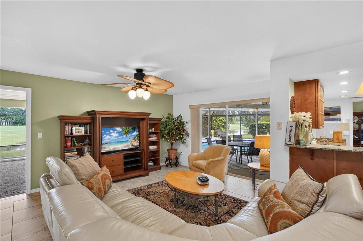 5409 PALM AIRE DR — photo 17