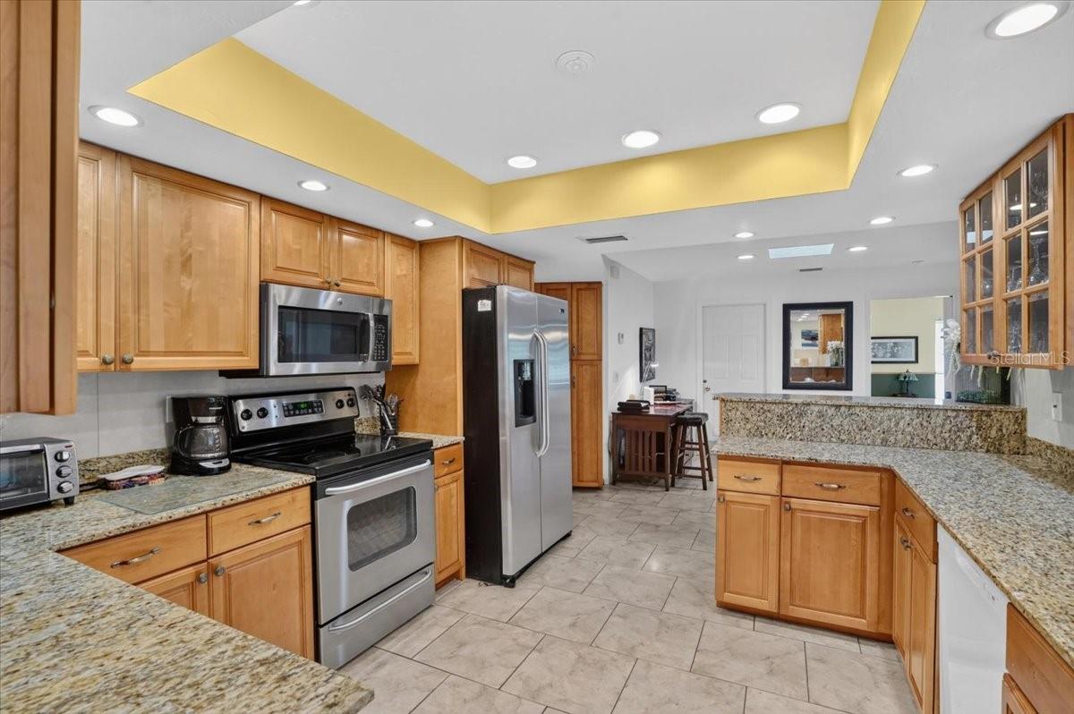 5409 PALM AIRE DR — photo 16