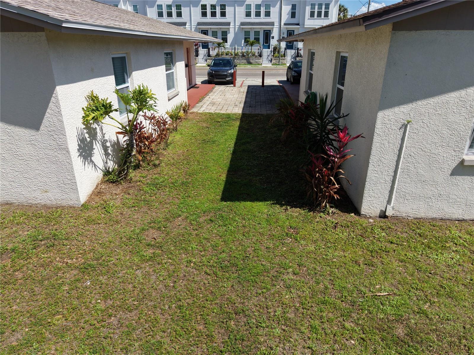 6627 S WEST SHORE BLVD — photo 17