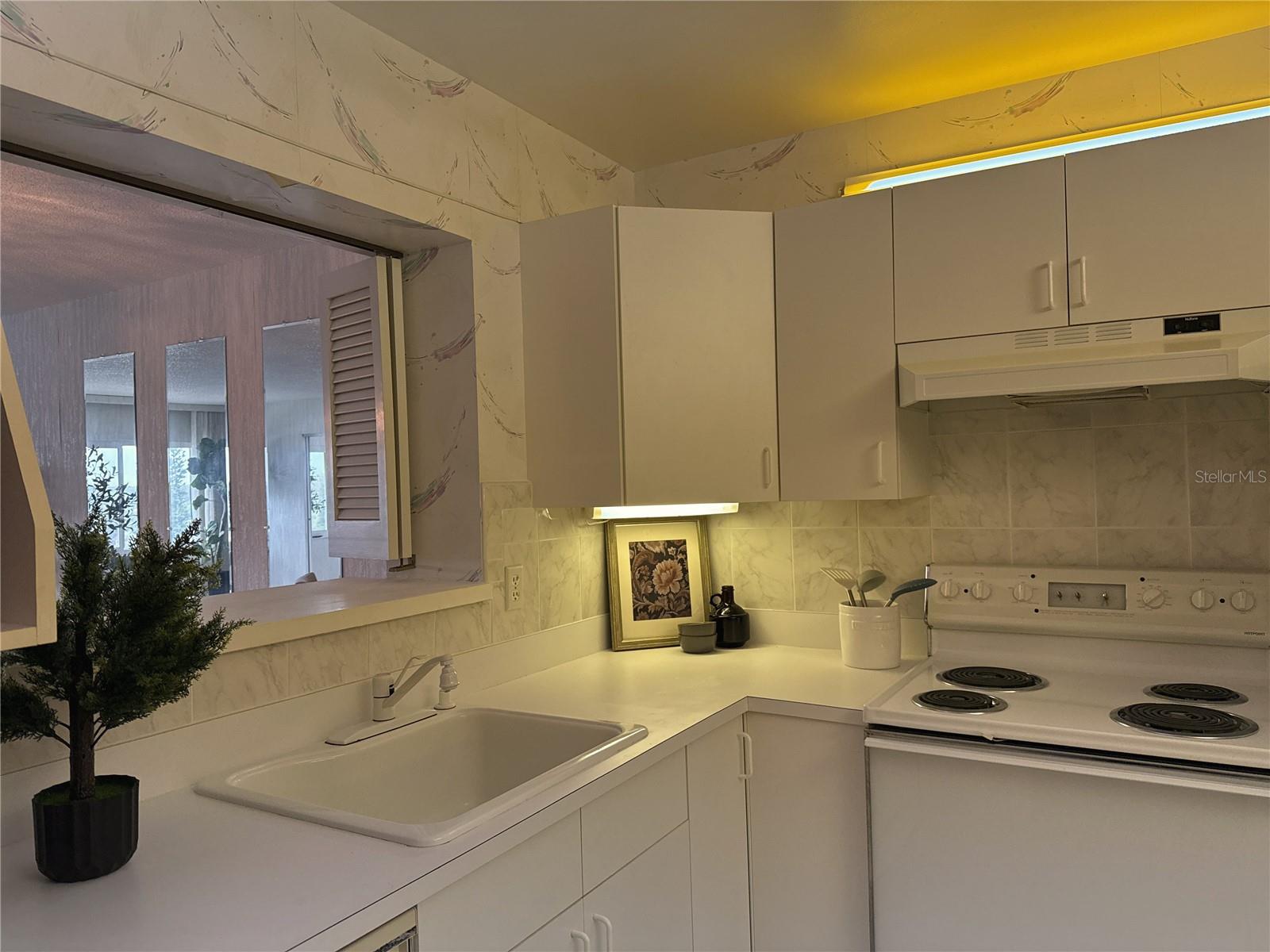 100 BLUFF VIEW DR #609A — photo 5