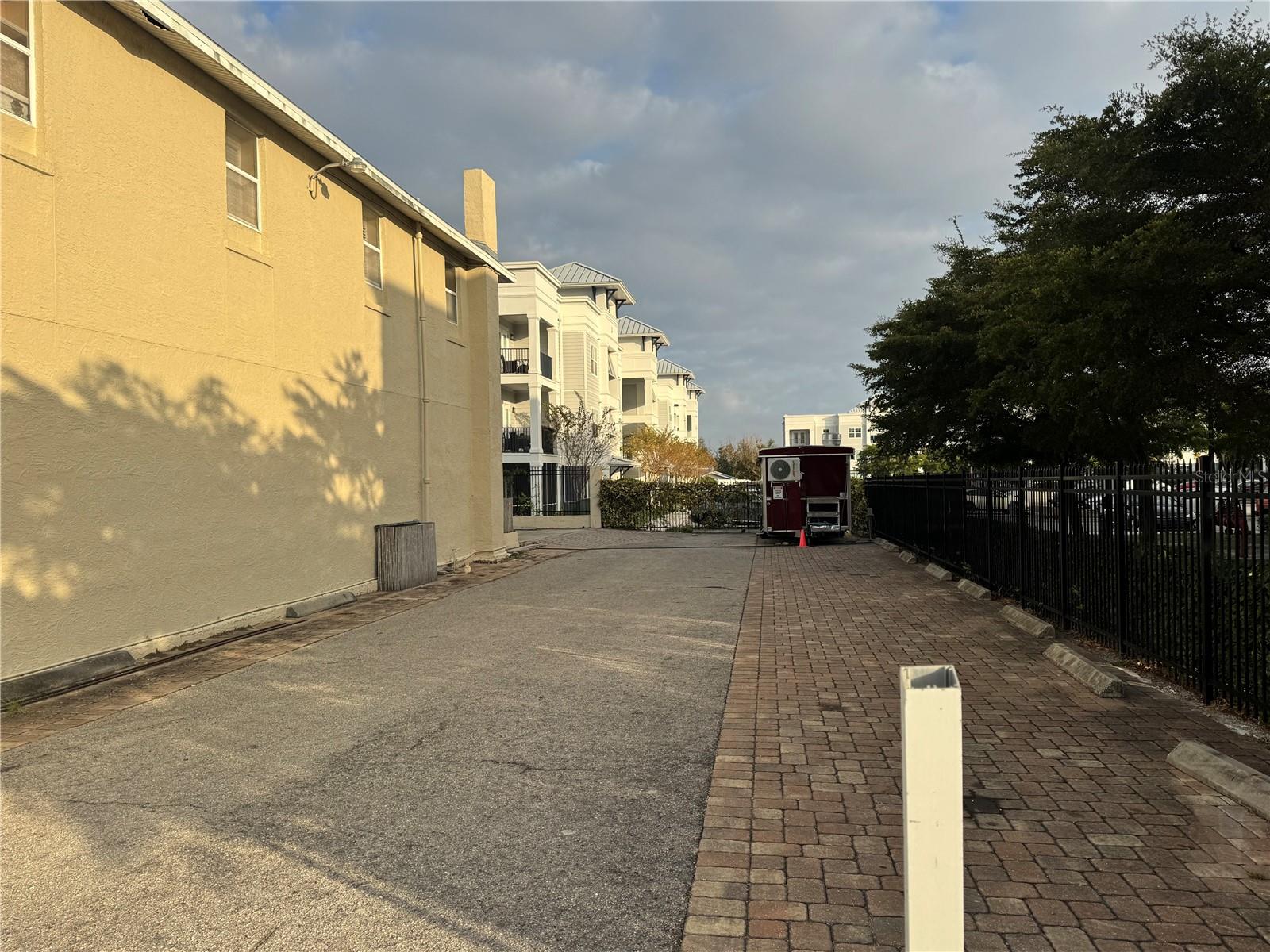 1001 & 1007 MANATEE AVE E — photo 12