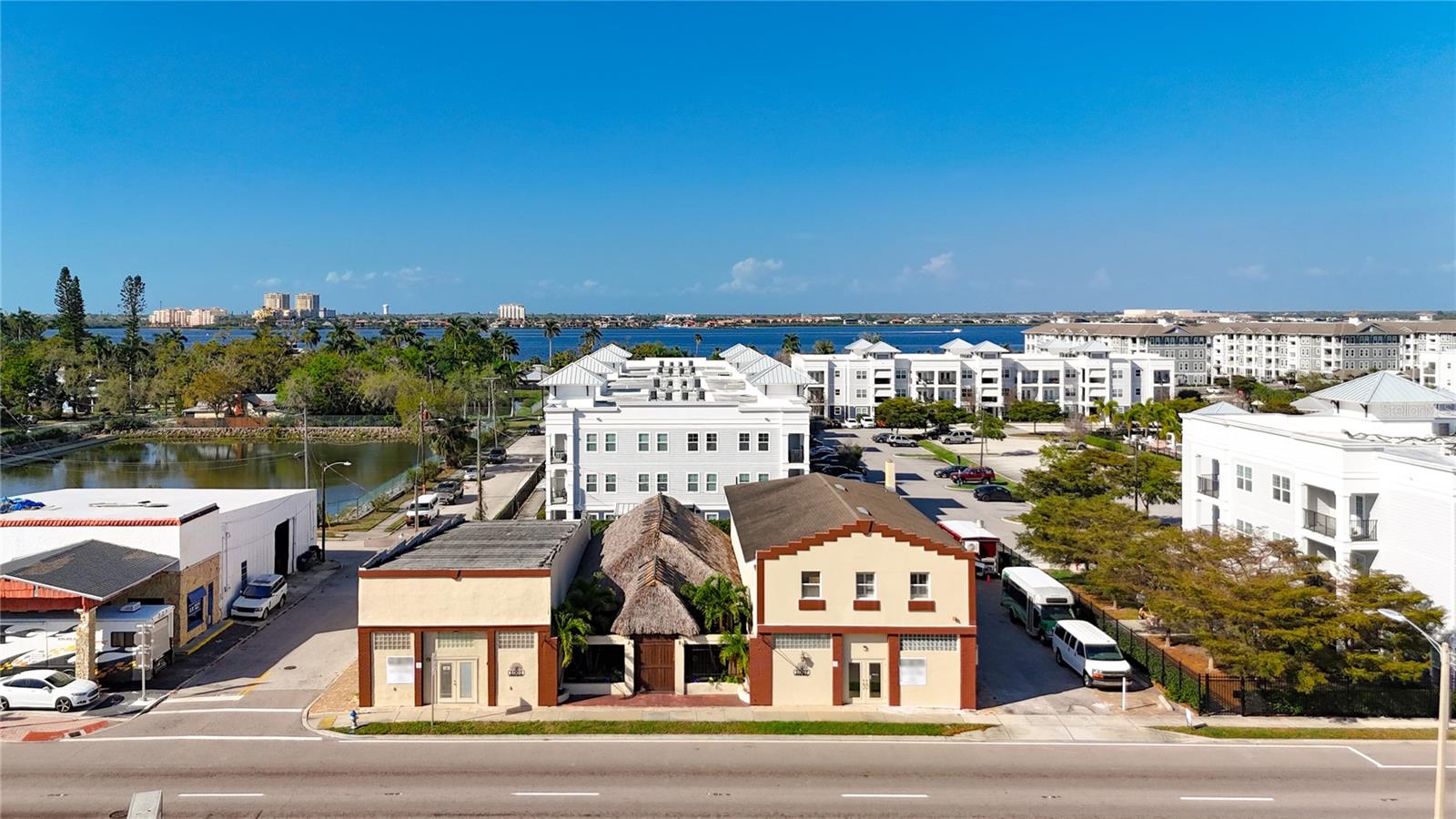 1001 & 1007 MANATEE AVE E — photo 2