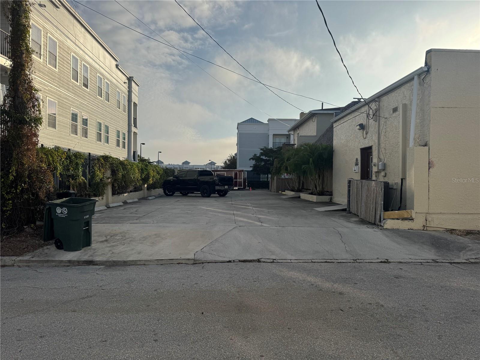 1001 & 1007 MANATEE AVE E — photo 14