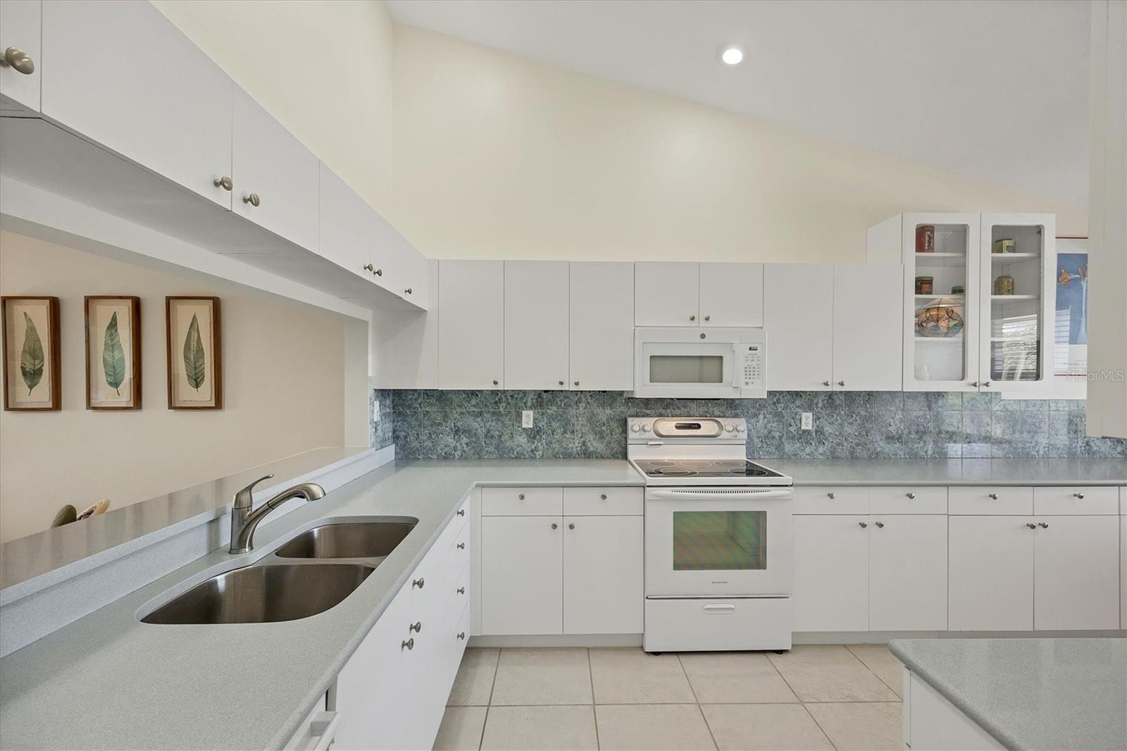 8735 OLDE HICKORY AVE #8303 — photo 16