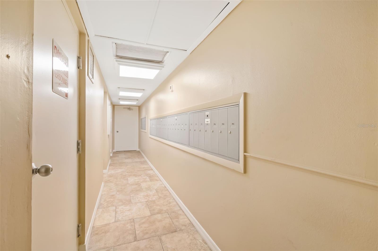 7461 W COUNTRY CLUB DR #404 — photo 5