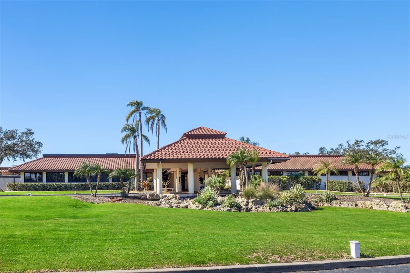 7461 W COUNTRY CLUB DR #404 — photo 46