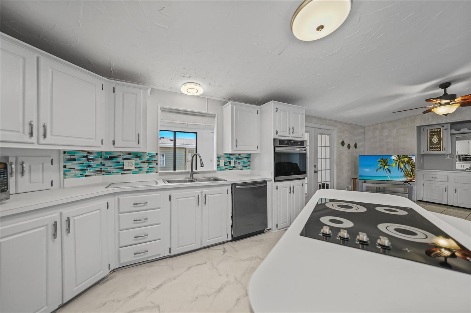 495 SCHOONER ST — photo 2