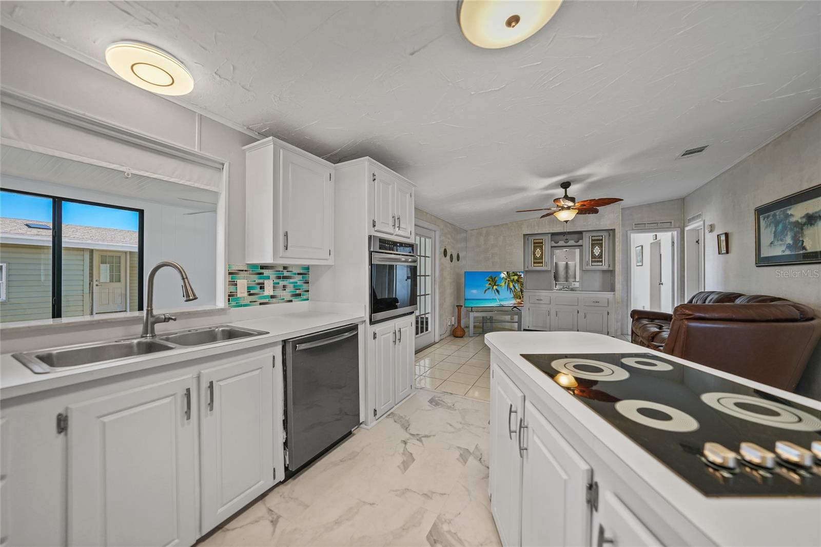 495 SCHOONER ST — photo 3