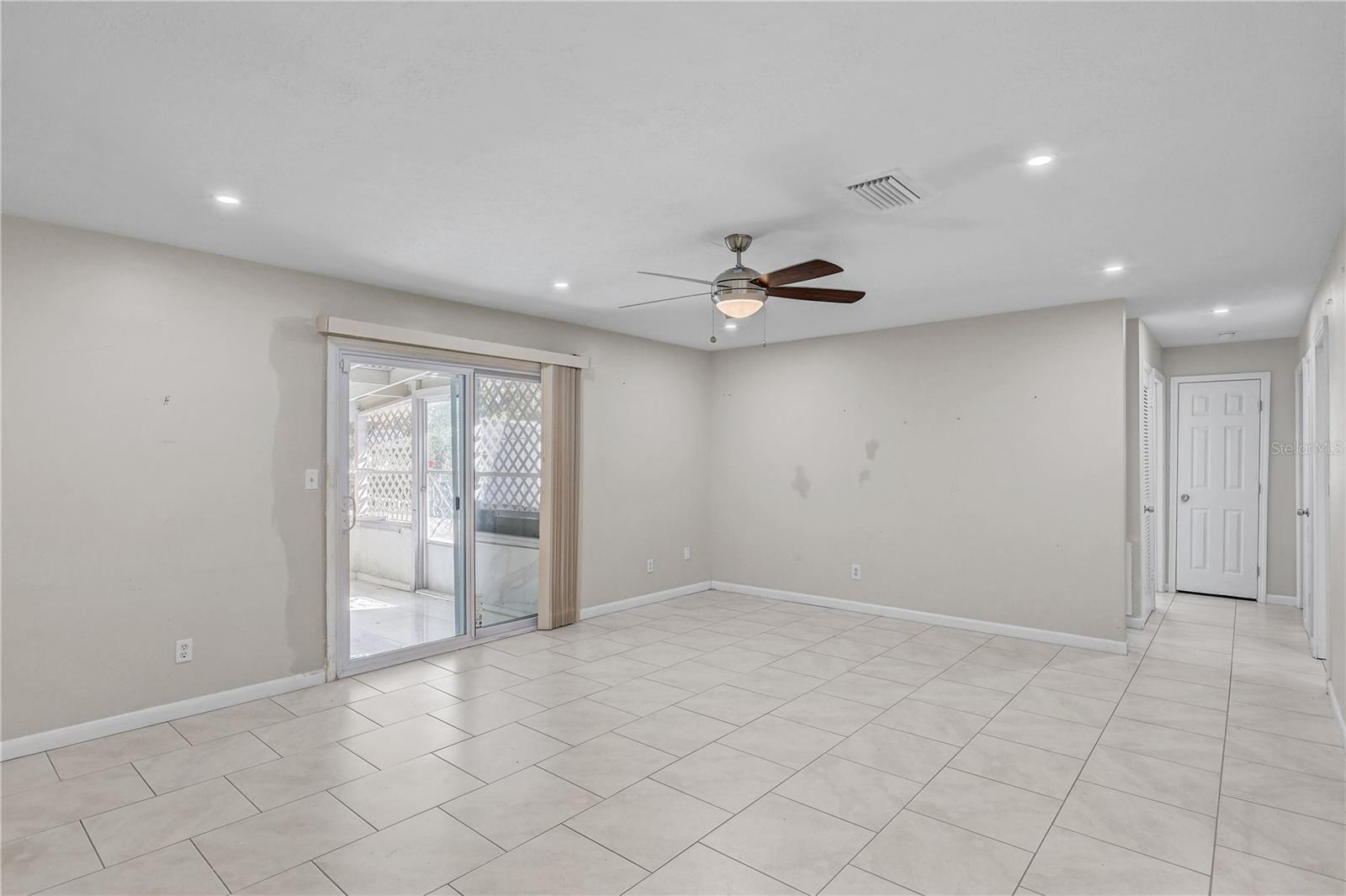 606 DALI DR — photo 4