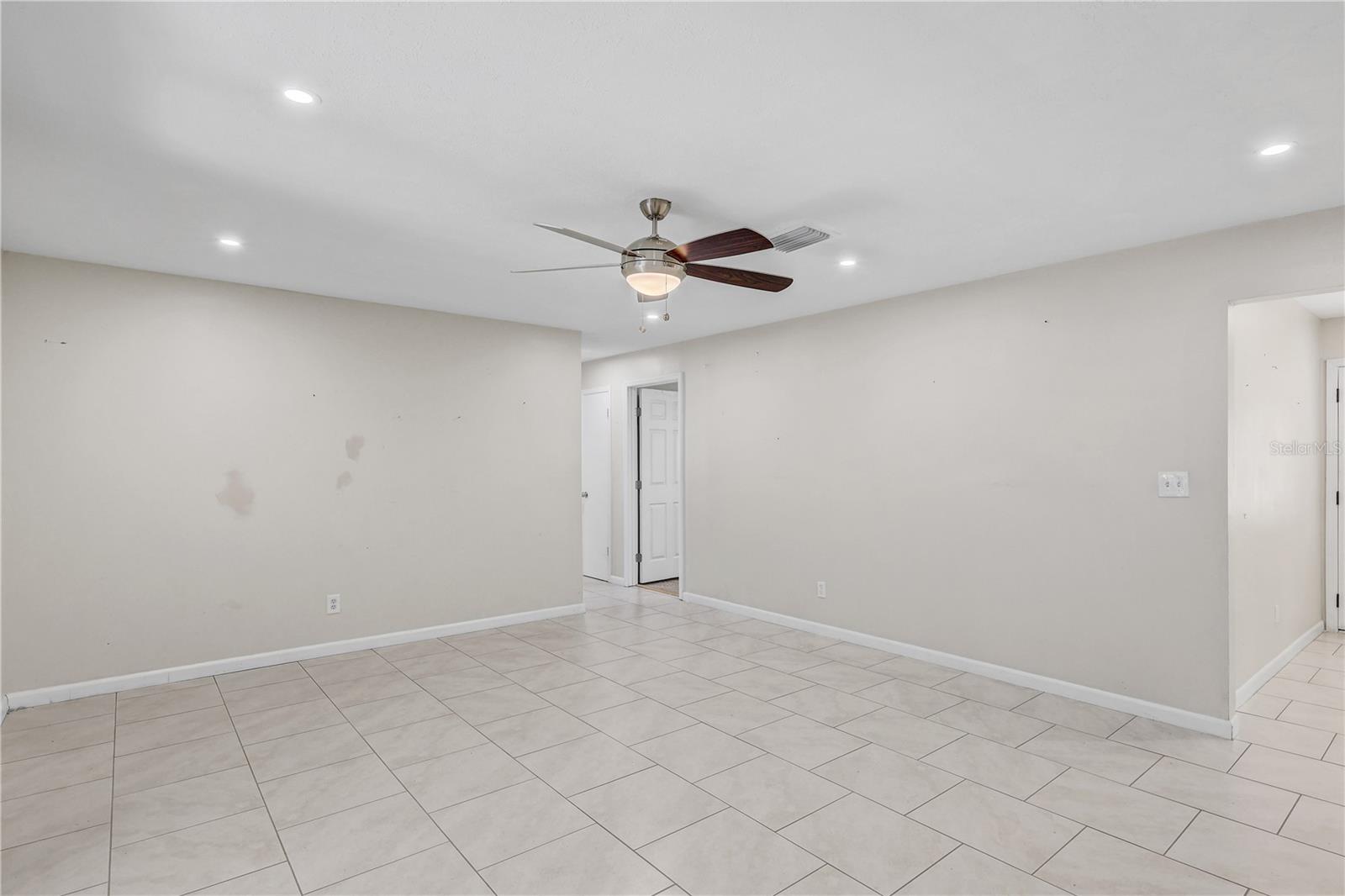 606 DALI DR — photo 6