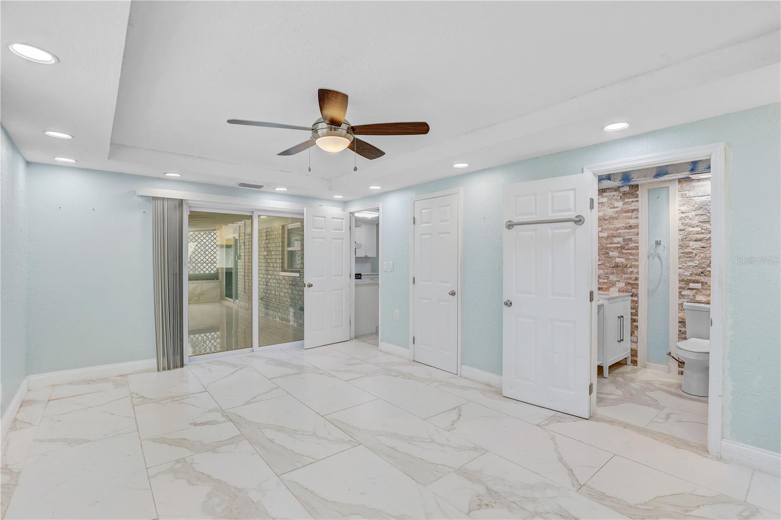 606 DALI DR — photo 16