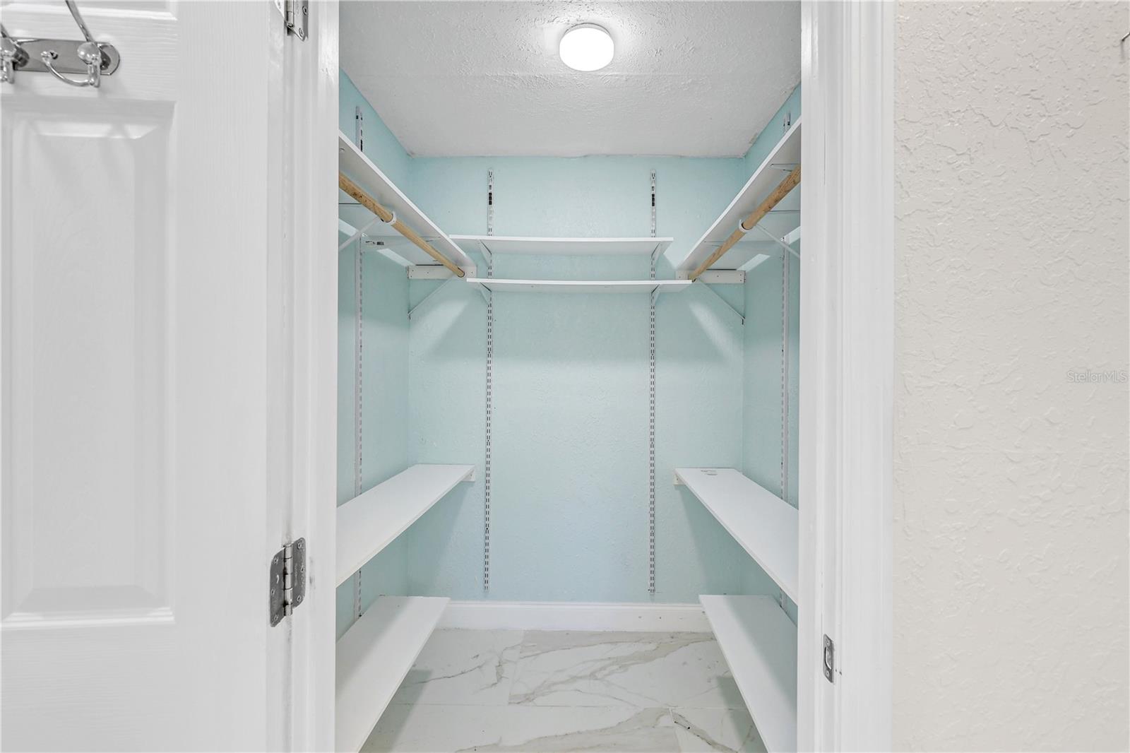 606 DALI DR — photo 15
