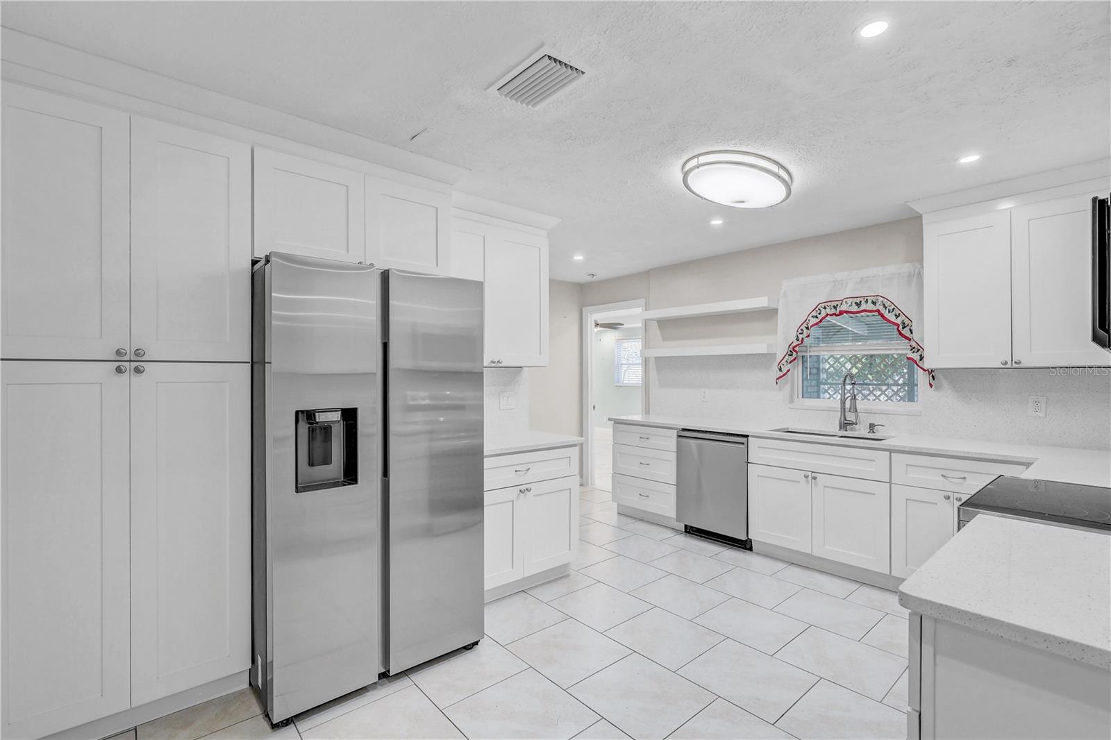 606 DALI DR — photo 8