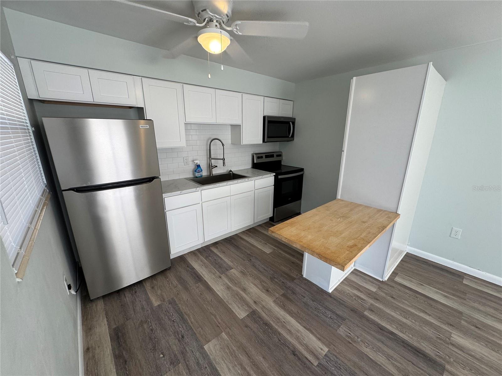 215 PARK BLVD S #B — photo 2