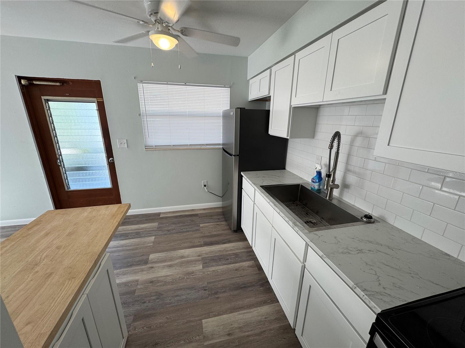 215 PARK BLVD S #B — photo 4