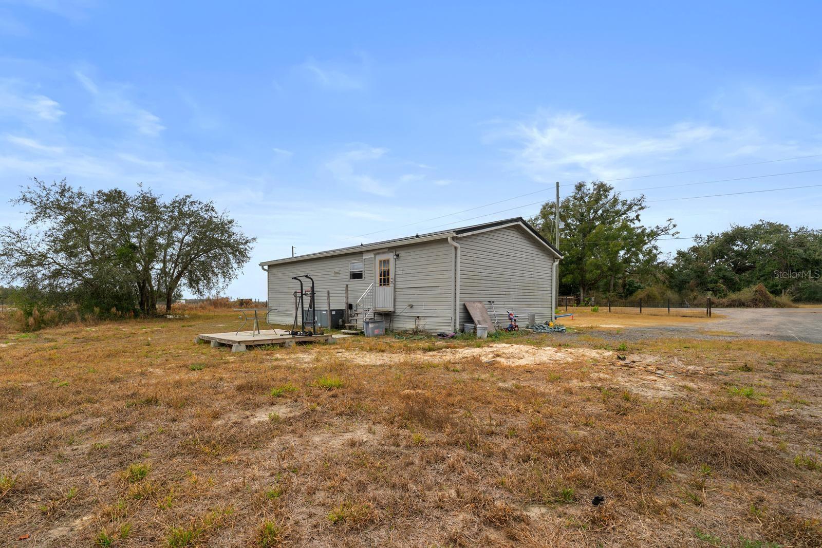 17558 CAUFIELD RD — photo 16