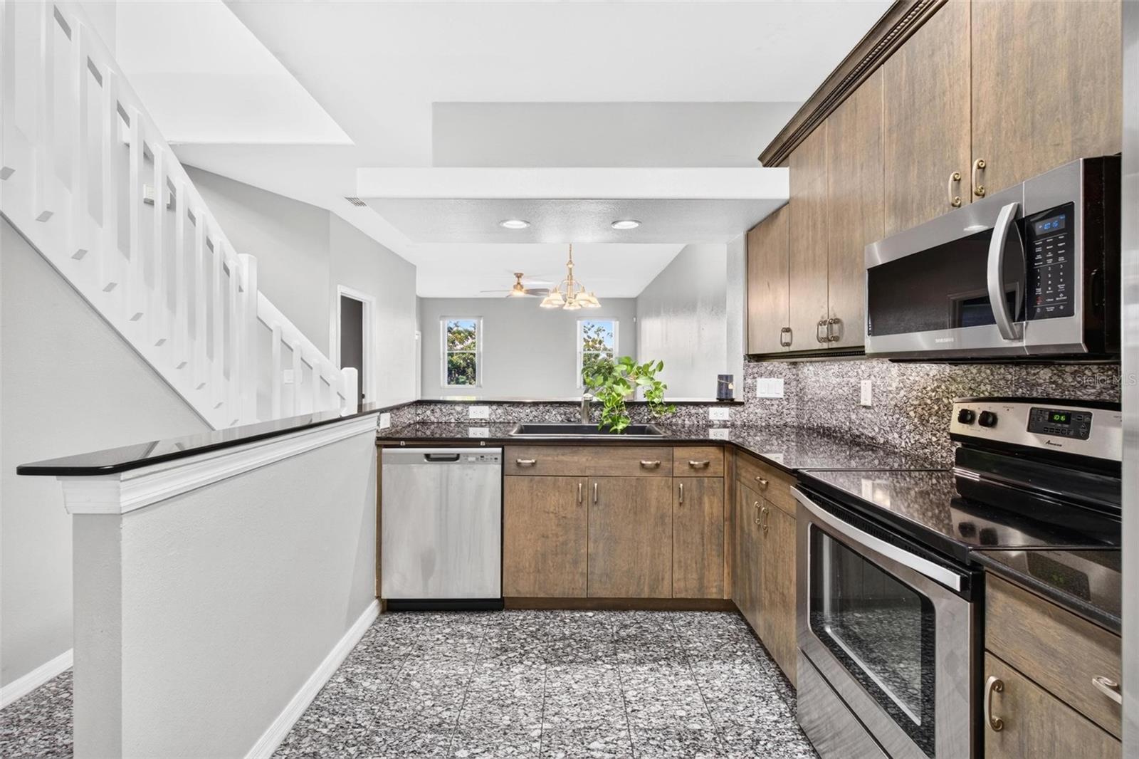 6400 46TH AVE N #16 — photo 3
