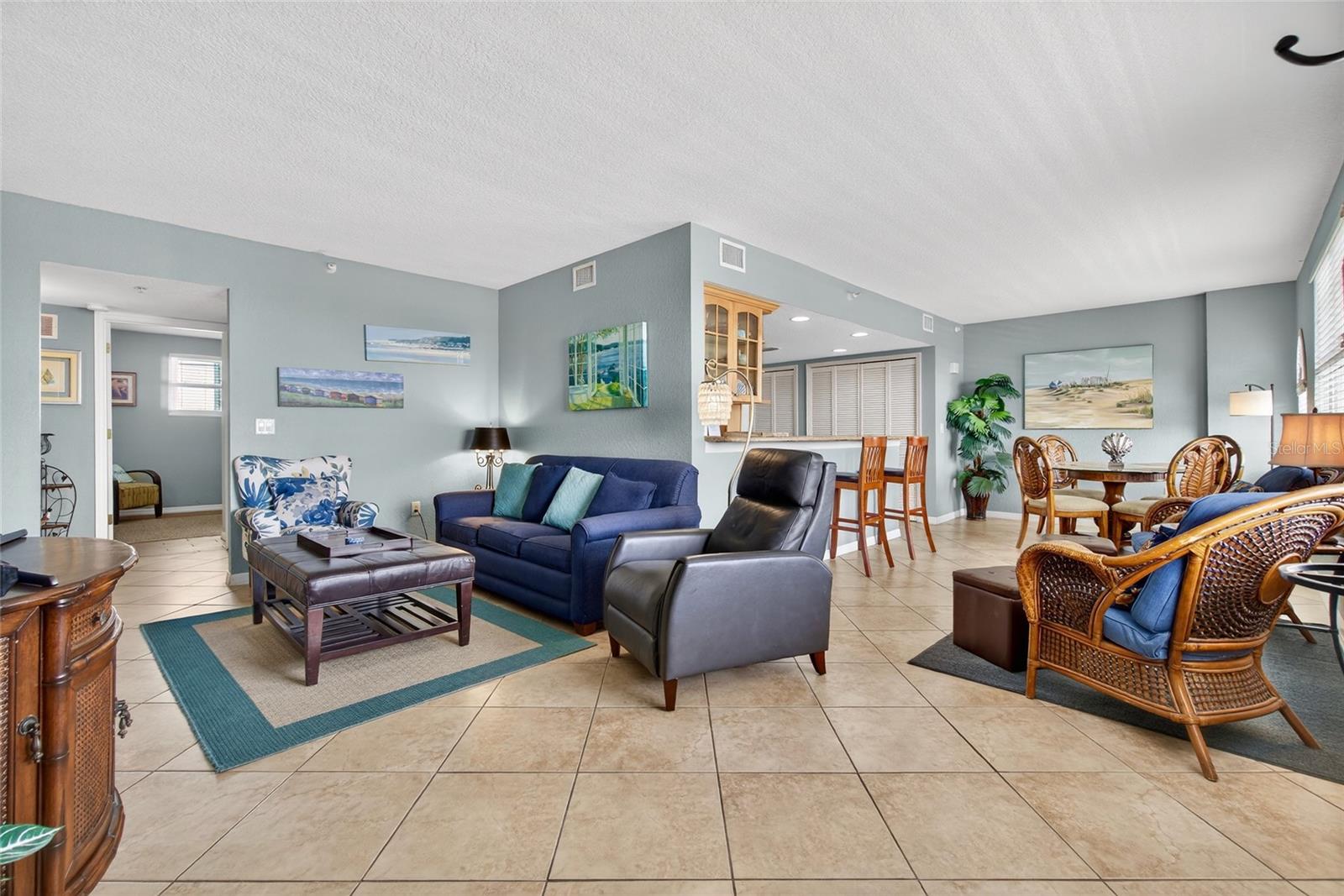 445 HAMDEN DR #405 — photo 3