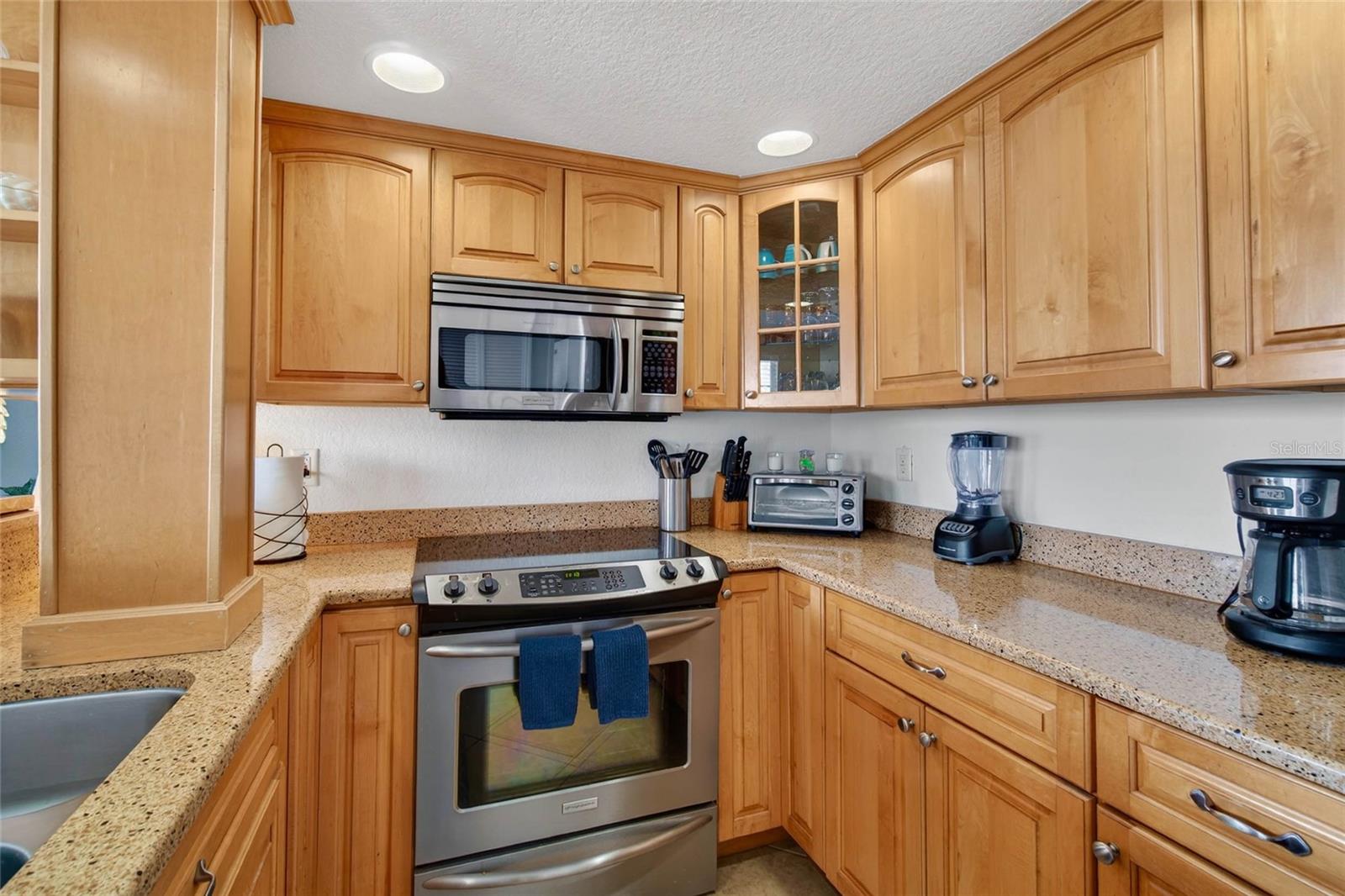 445 HAMDEN DR #405 — photo 15
