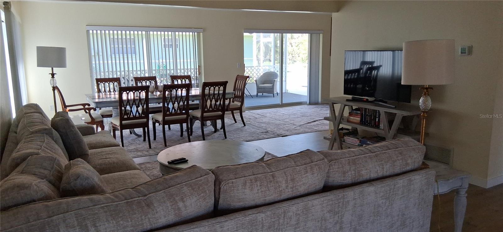 441 RUBENS DR E — photo 10
