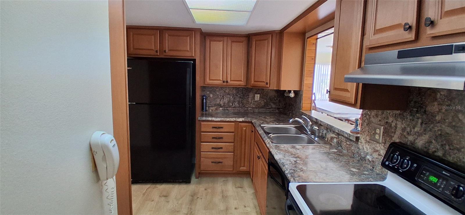 441 RUBENS DR E — photo 5